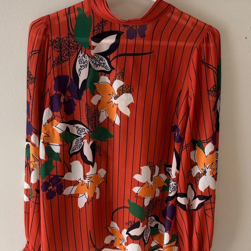 Floral multi color blouse with Bow Tie & Smocked Cuff - Picture 8 of 10